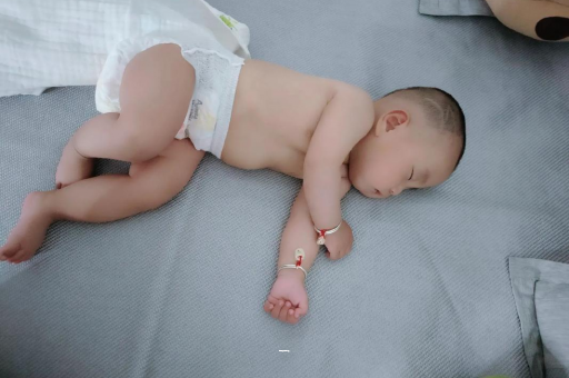 博兴宝宝老打喷嚏怎么办